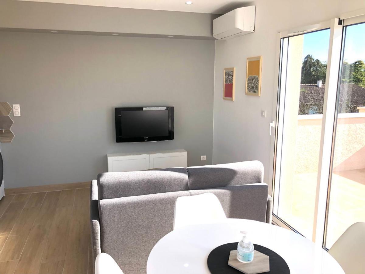 La Parenthese Balneo T2 Cosy De 40M² Avec Terrasse Apartment Ternay  ภายนอก รูปภาพ